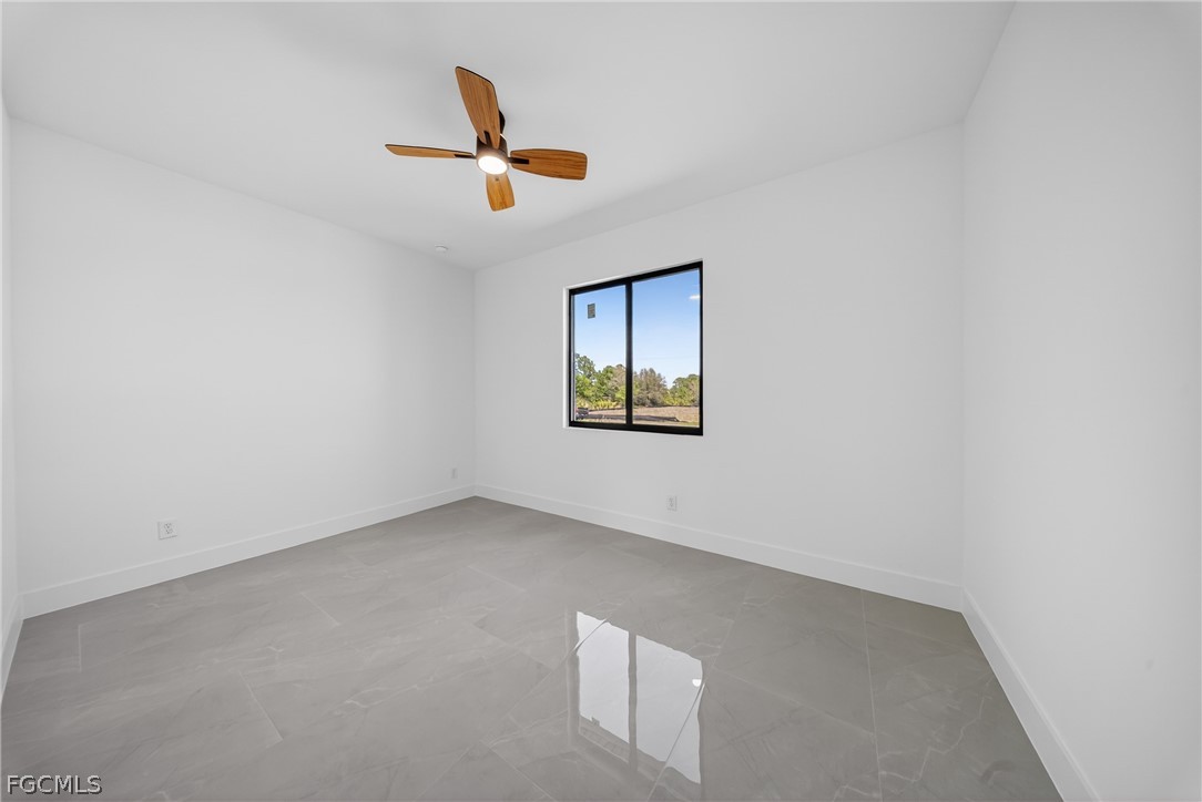 3 Bed SingleFamilyResidence for Sale in Lehigh Acres, photo 26