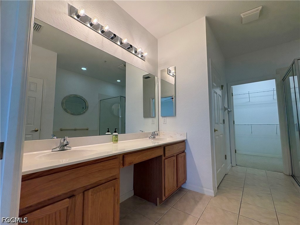 2 Bed Waterfront Home for Sale in Fort Myers, photo 26