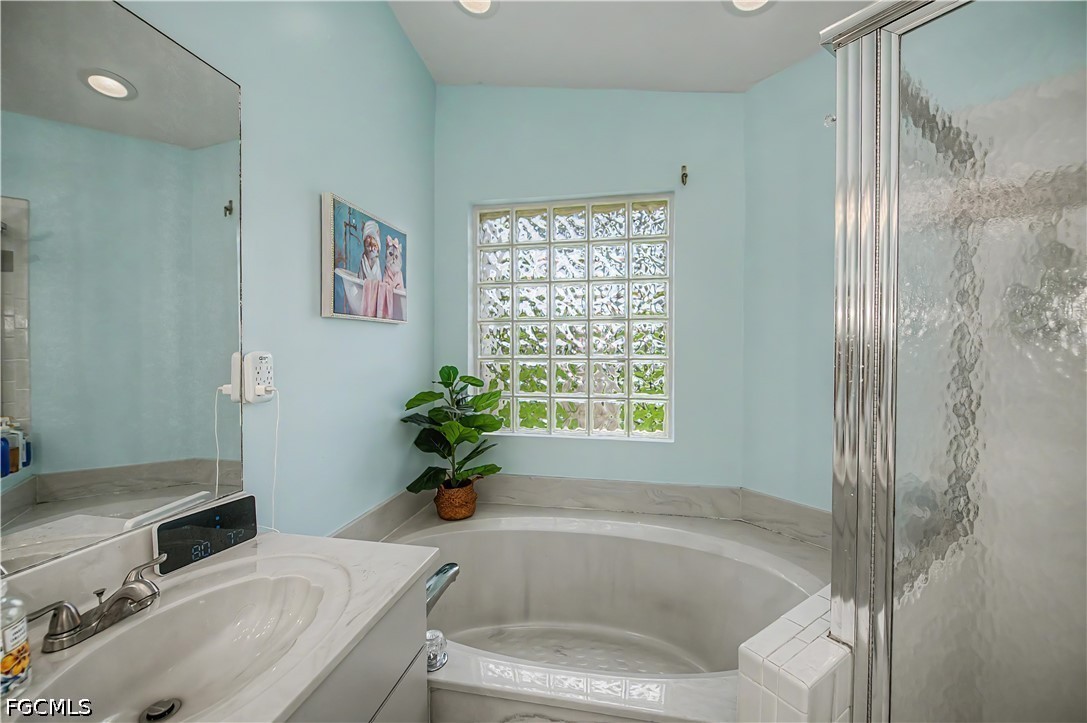 3 Bed SingleFamilyResidence for Sale in North Fort Myers, photo 26