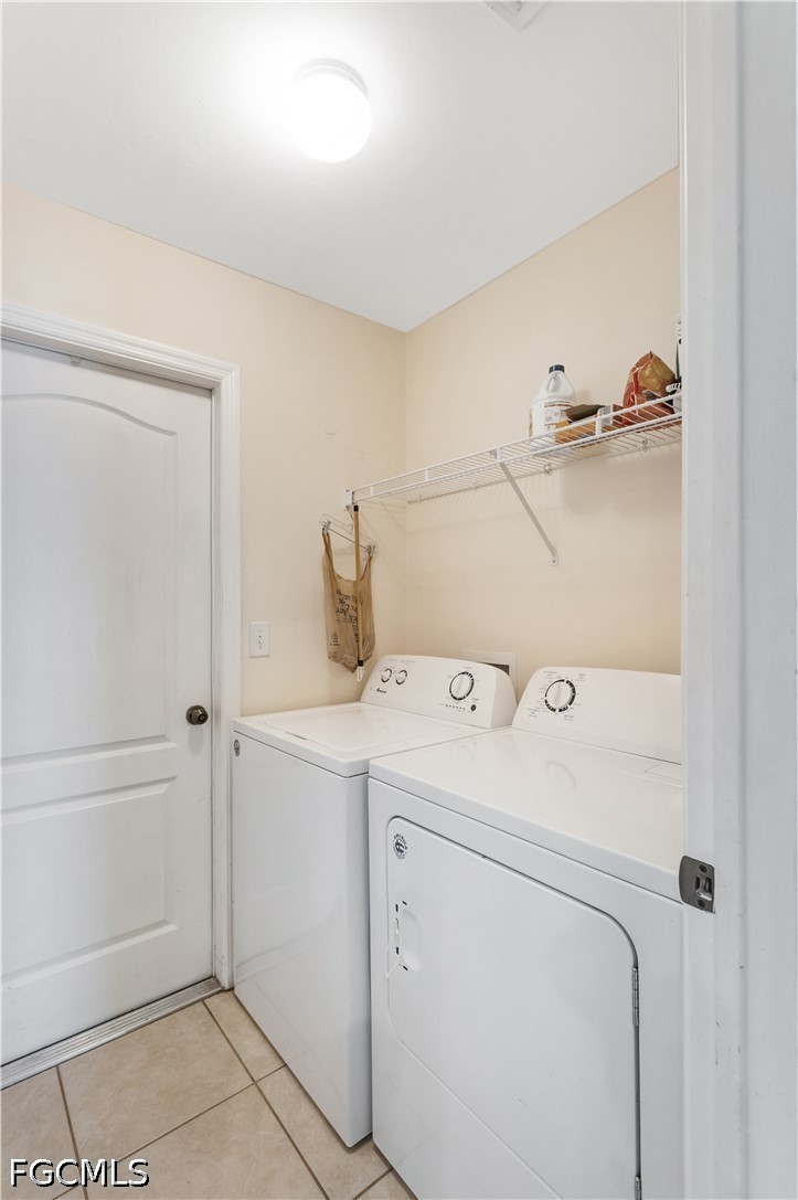 3 Bed SingleFamilyResidence for Sale in Cape Coral, photo 26