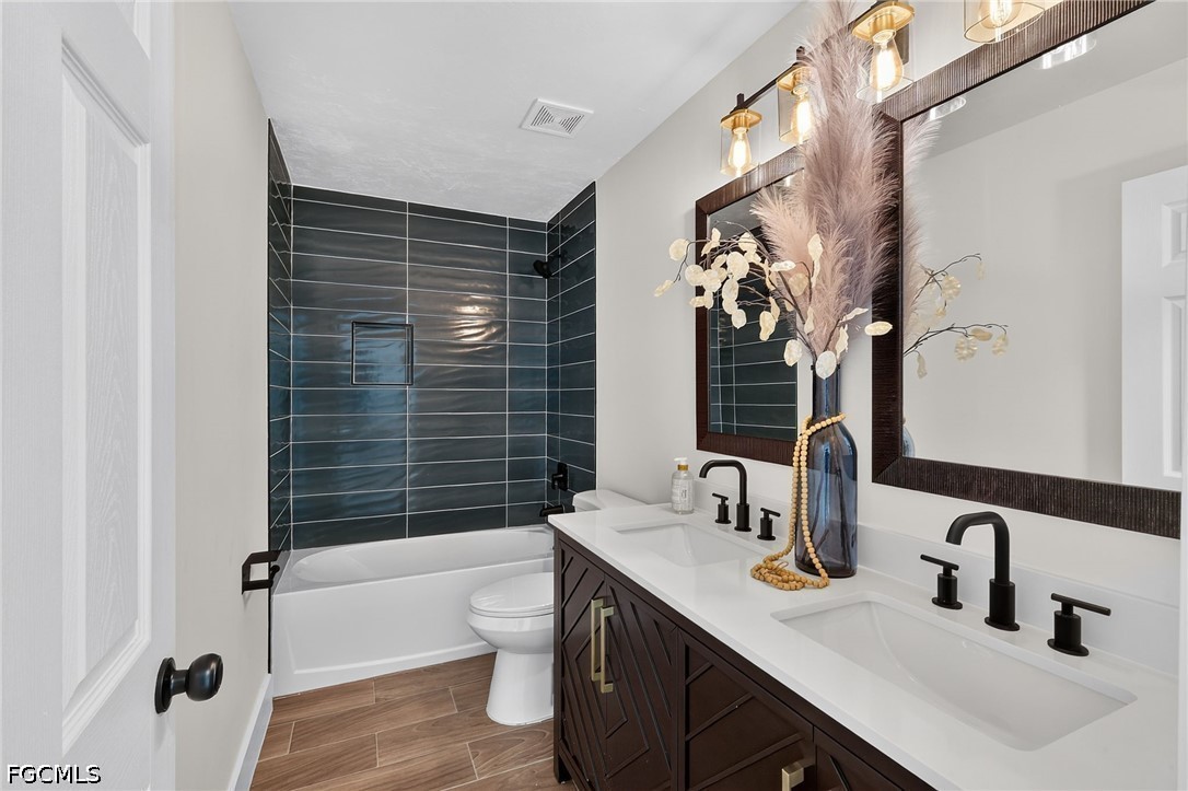 3 Bed Pool Home for Sale in San Carlos Park, photo 26