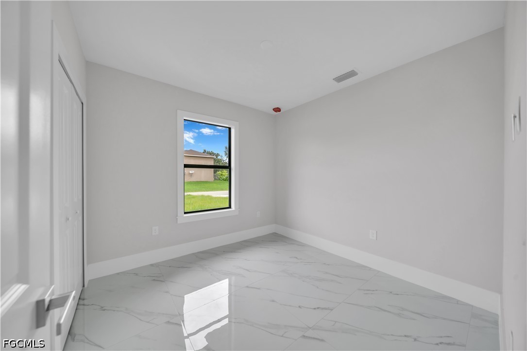 3 Bed SingleFamilyResidence for Sale in Lehigh Acres, photo 26