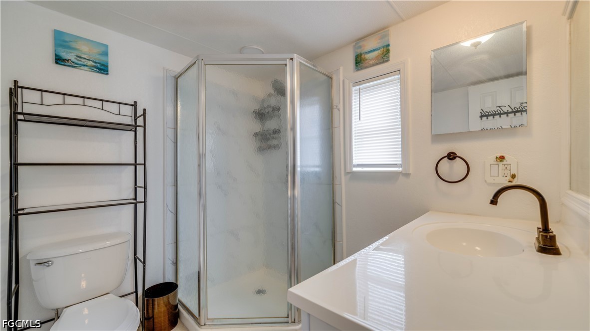 2 Bed ManufacturedHome for Sale in North Fort Myers, photo 26