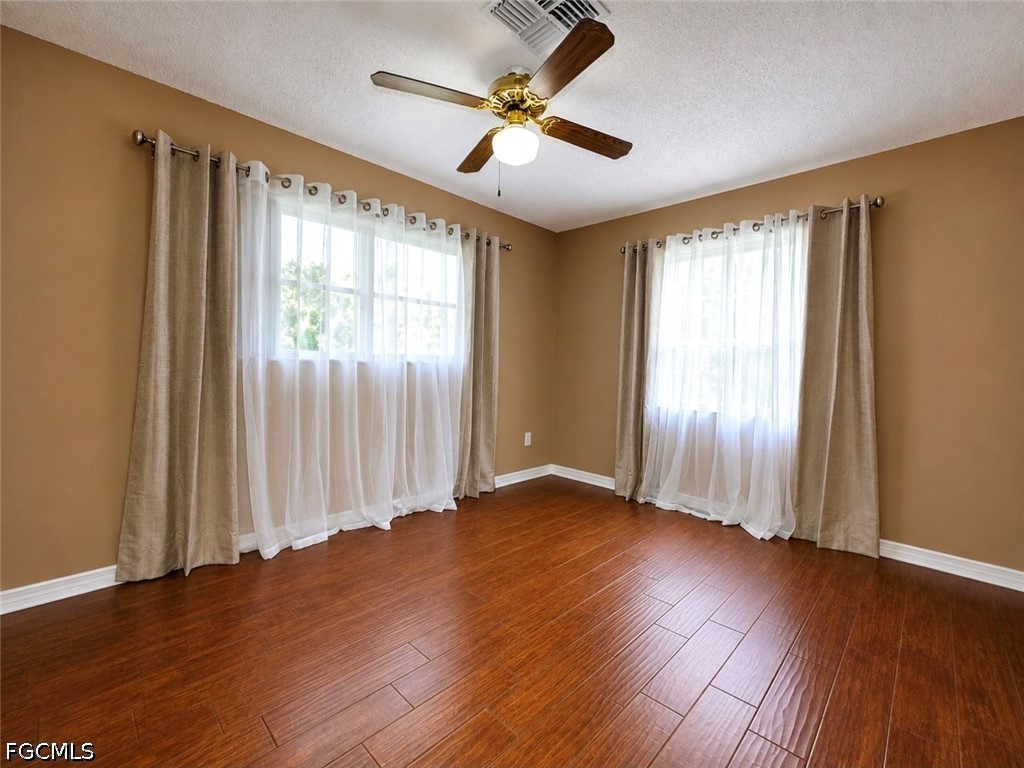 3 Bed SingleFamilyResidence for Sale in North Fort Myers, photo 26
