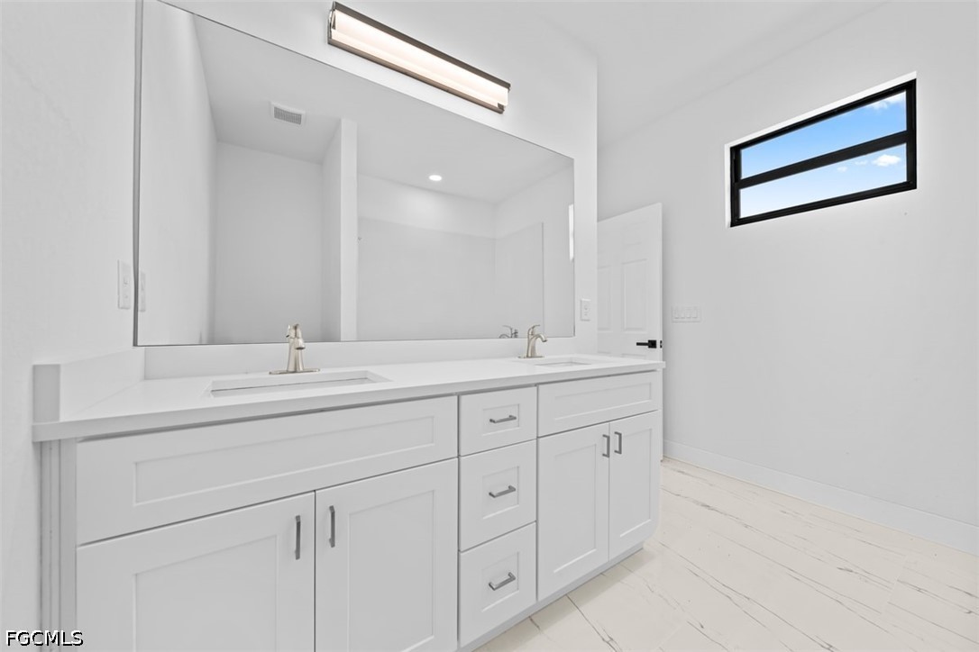 3 Bed SingleFamilyResidence for Sale in Lehigh Acres, photo 26