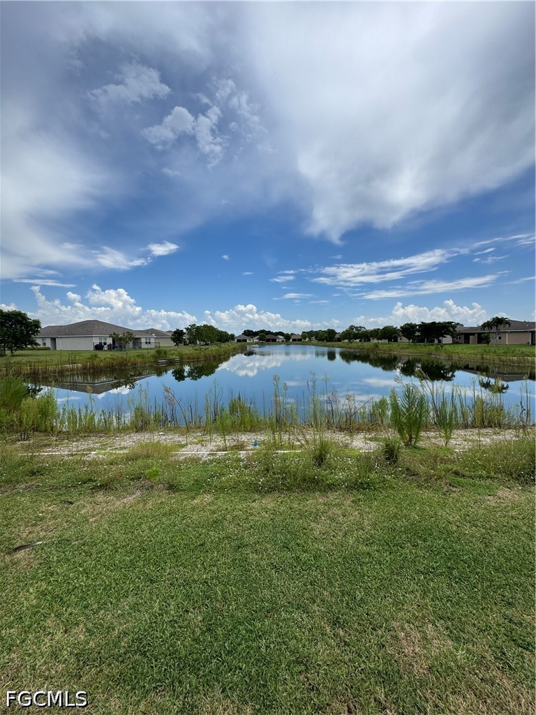 2 Bed Waterfront Home for Sale in Marblebrook, photo 26