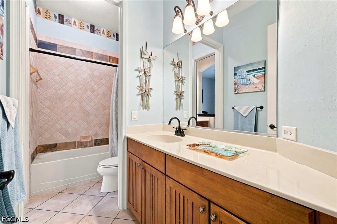 3 Bed Pool Home for Sale in Country Club, photo 26