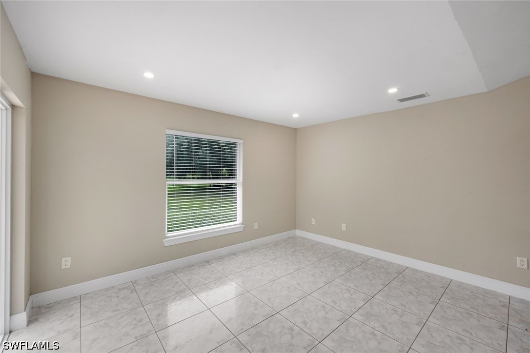 3 Bed Pool Home for Sale in Golden Gate Estates, photo 26
