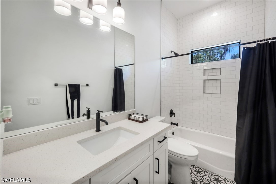 3 Bed Pool Home for Sale in Labelle, photo 26