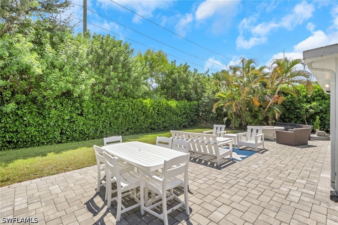 2 Bed SingleFamilyResidence for Sale in Naples, photo 26
