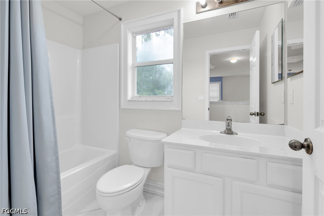 4 Bed SingleFamilyResidence for Sale in Lehigh Acres, photo 26