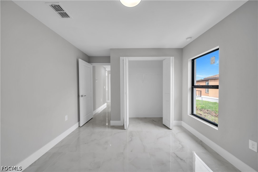 3 Bed SingleFamilyResidence for Sale in Lehigh Acres, photo 26