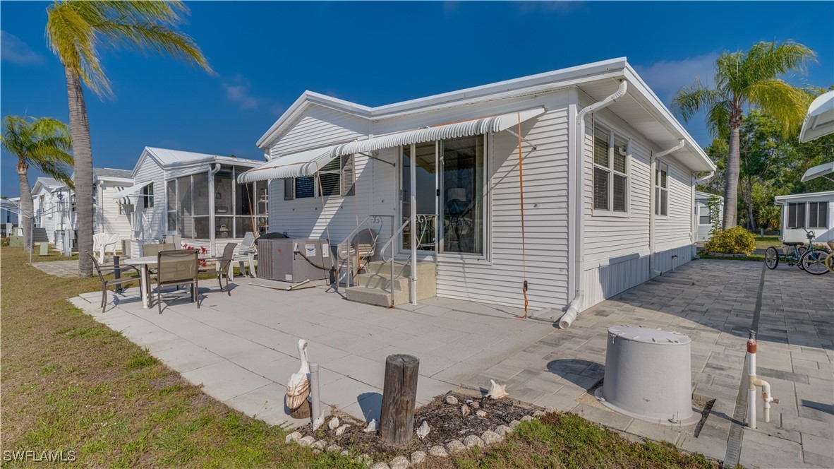 1 Bed Waterfront Home for Sale in North Fort Myers, photo 27