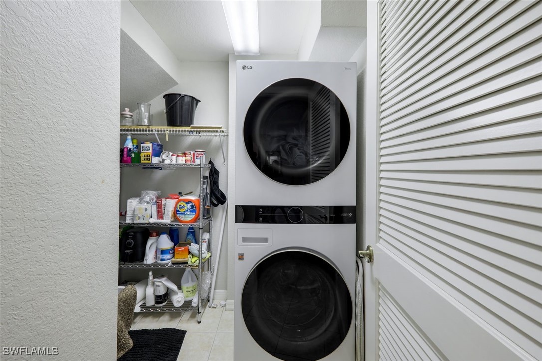 2 Bed Condominium for Sale in Sabal Palm, photo 27
