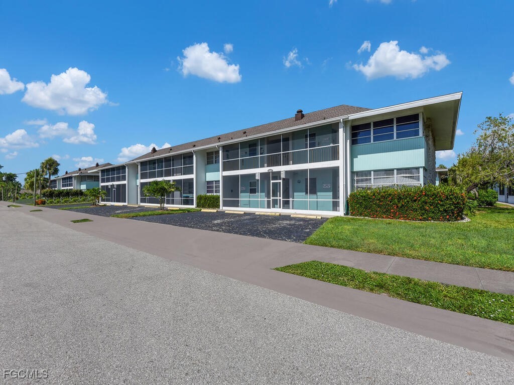 2 Bed Condominium for Sale in Cape Coral, photo 27