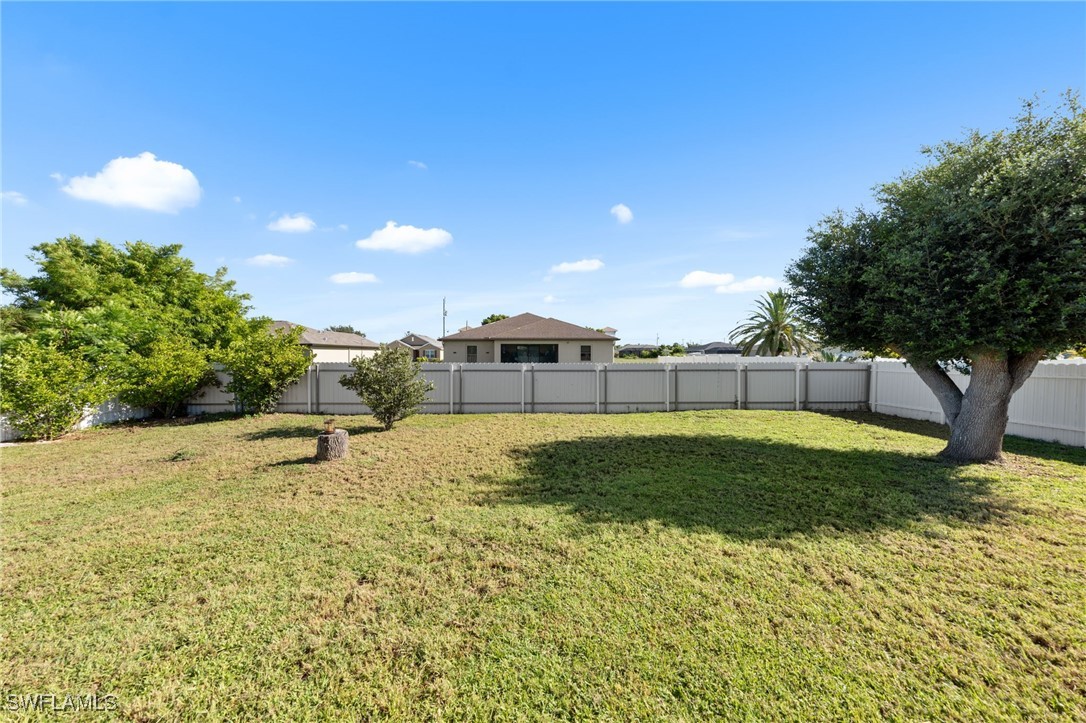 3 Bed SingleFamilyResidence for Sale in Cape Coral, photo 27