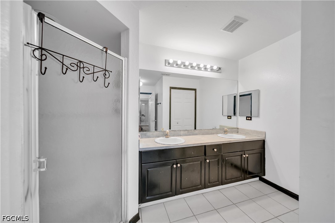4 Bed SingleFamilyResidence for Sale in Cape Coral, photo 27