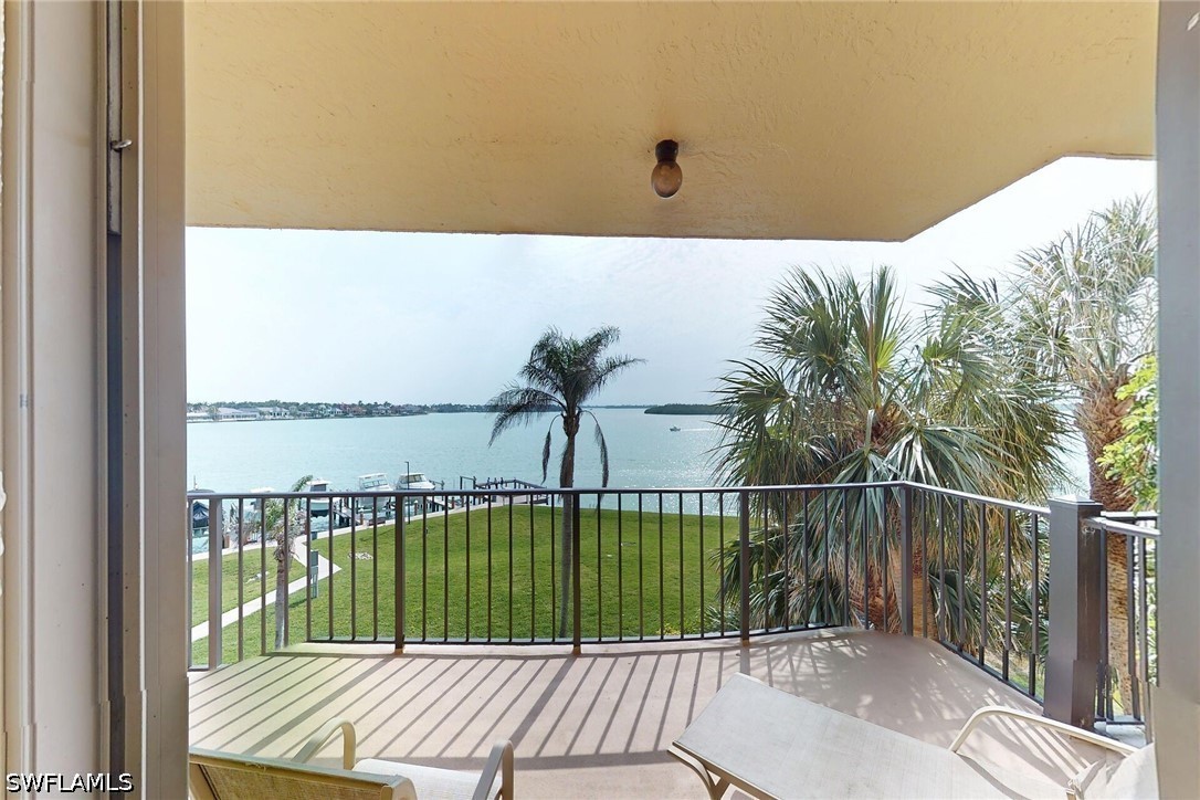 2 Bed Waterfront Home for Sale in Marco Island, photo 27