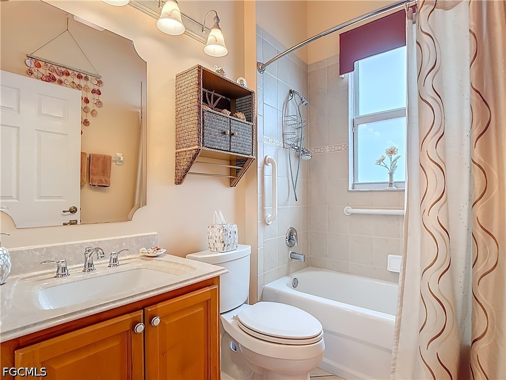 2 Bed Waterfront Home for Sale in Palm Island, photo 27