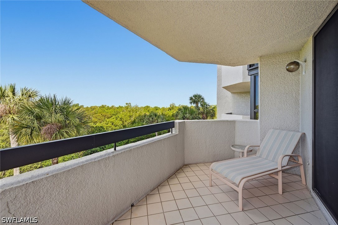 3 Bed Condominium for Sale in Grosvenor, photo 27