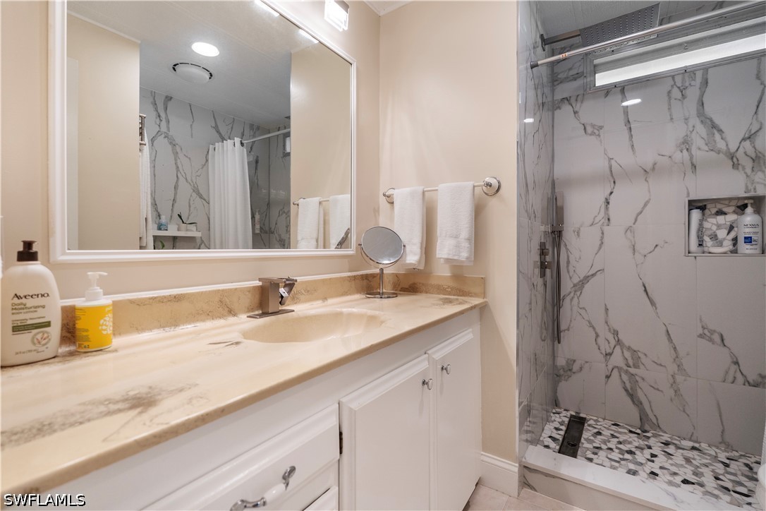 2 Bed ManufacturedHome for Sale in Naples, photo 27