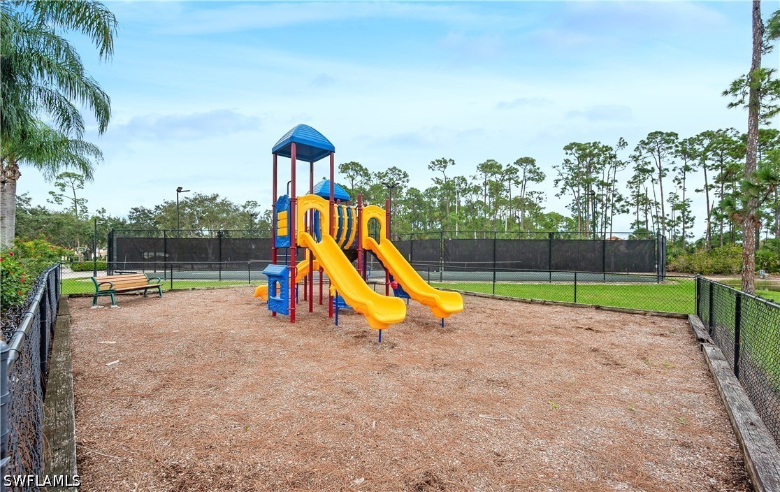 2 Bed Waterfront Home for Sale in Naples, photo 27