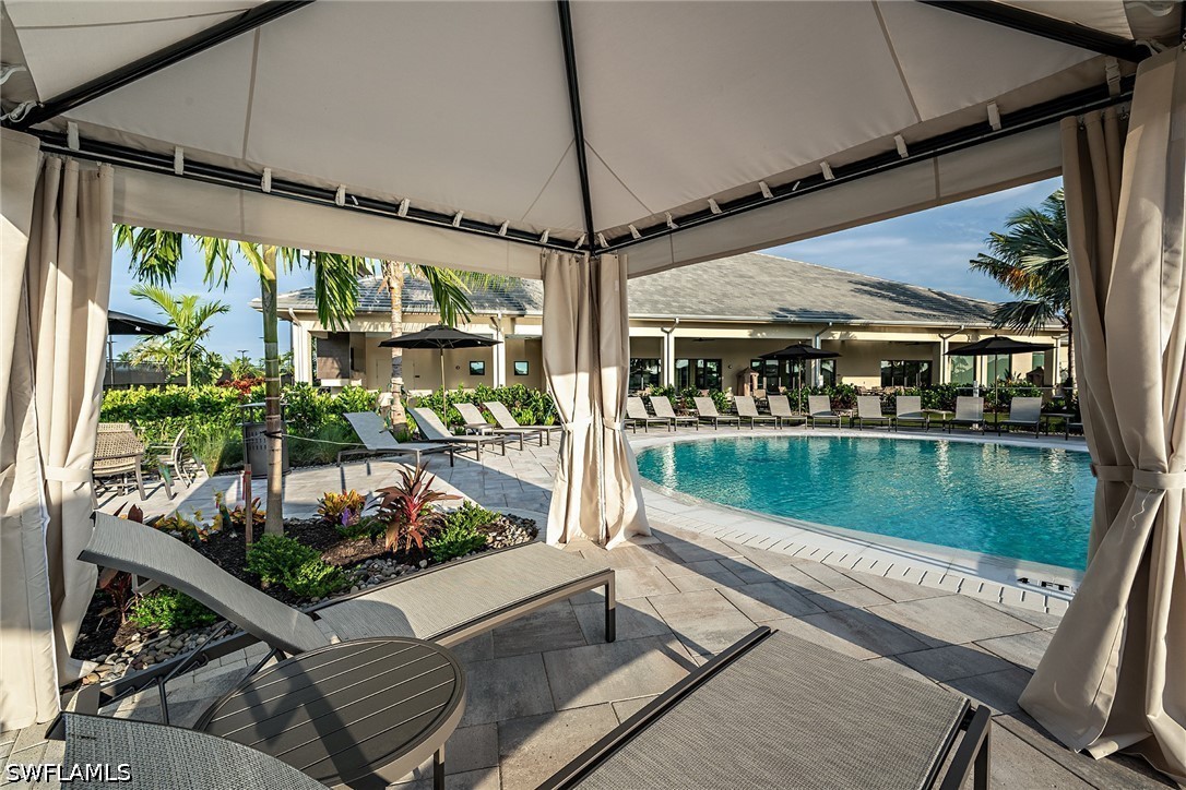 2 Bed Waterfront Home for Sale in Naples, photo 27