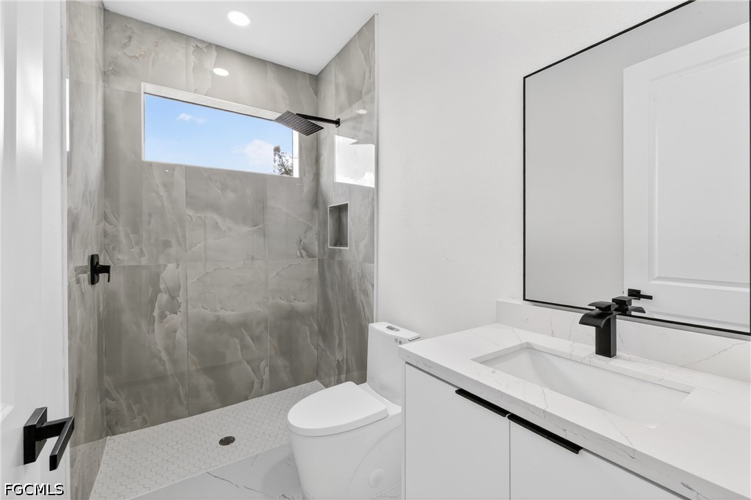 4 Bed SingleFamilyResidence for Sale in Cape Coral, photo 27