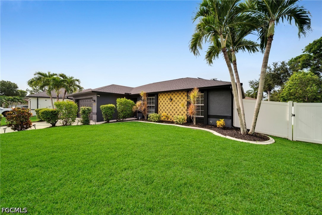 3 Bed Pool Home for Sale in Cape Coral, photo 27