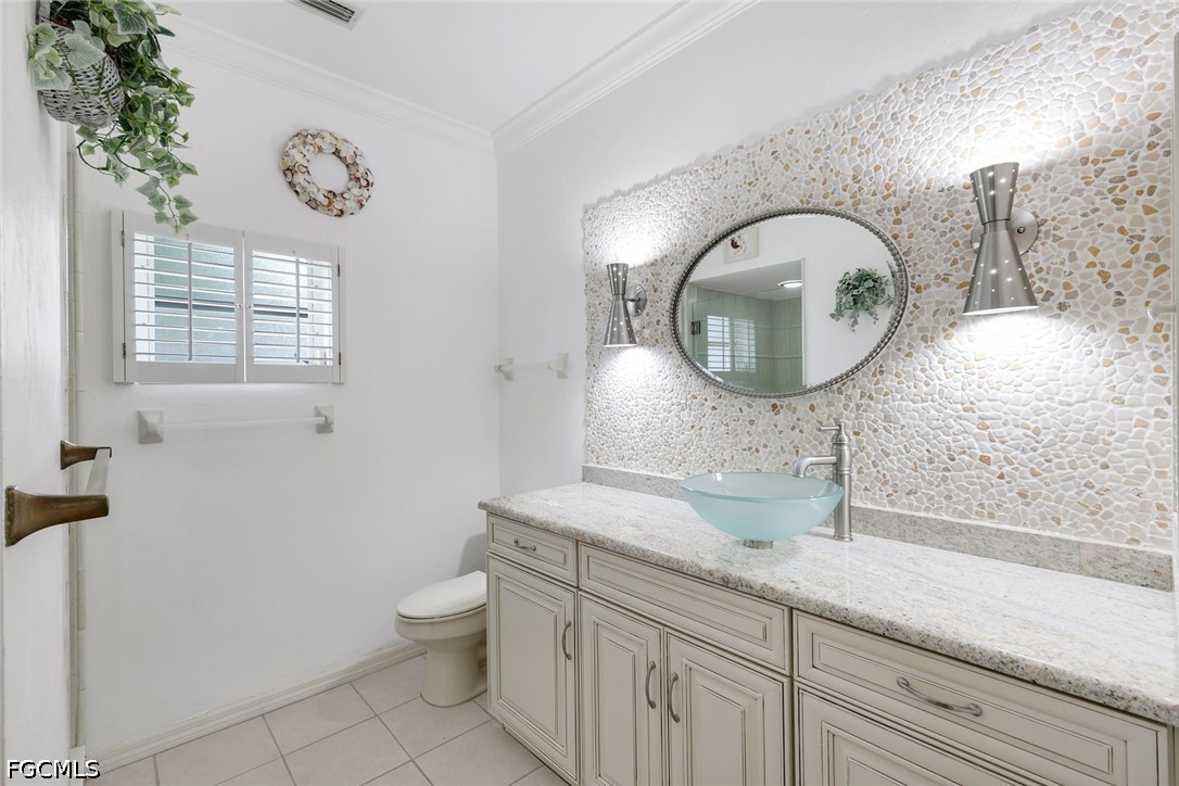 4 Bed Pool Home for Sale in The Forest, photo 27