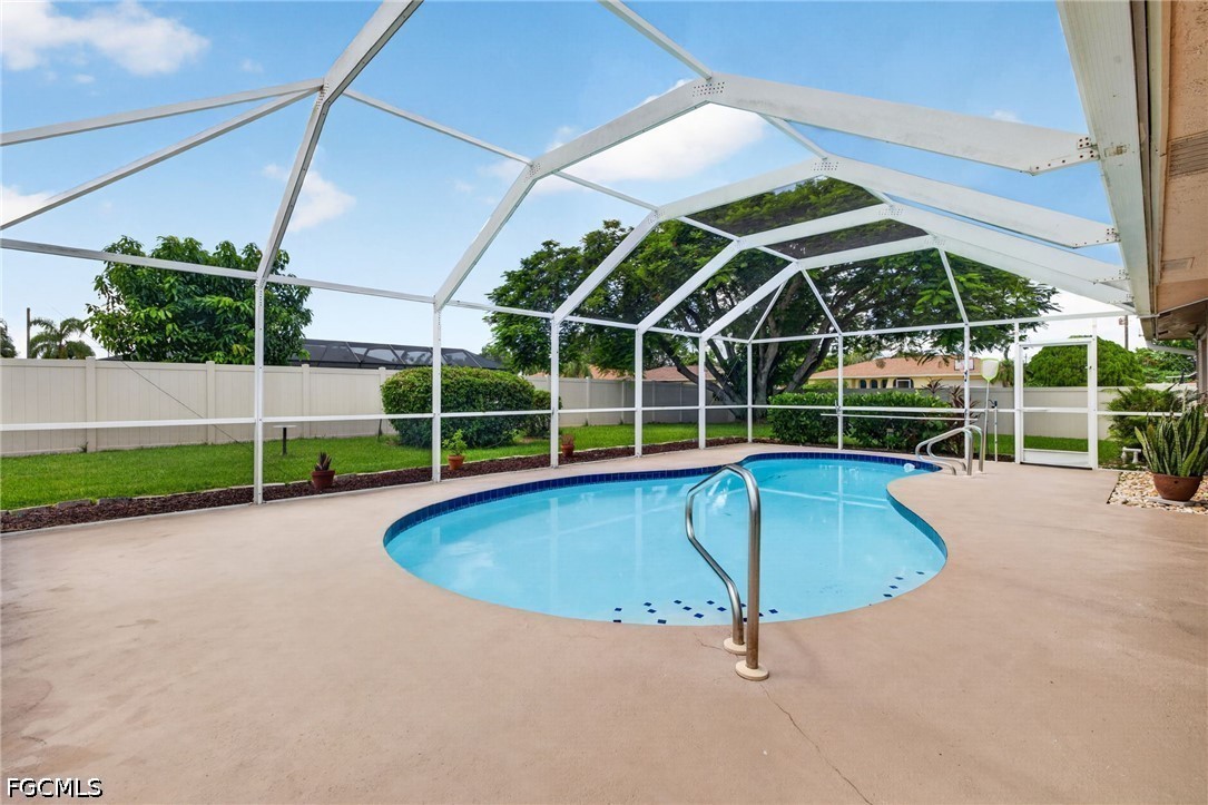 3 Bed Pool Home for Sale in Cape Coral, photo 27
