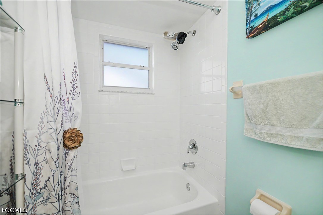 2 Bed SingleFamilyResidence for Sale in North Fort Myers, photo 27