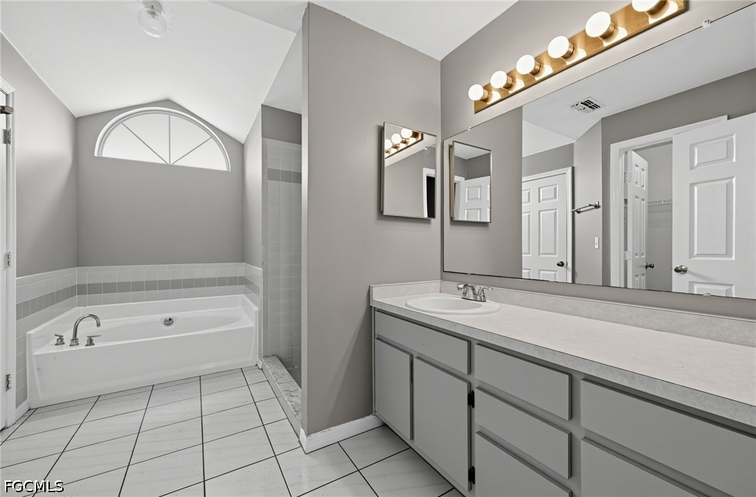 3 Bed Pool Home for Sale in Cape Coral, photo 27