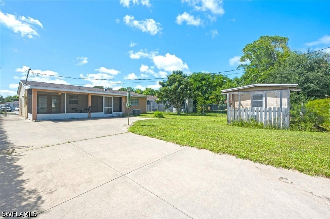 3 Bed SingleFamilyResidence for Sale in Naples, photo 27