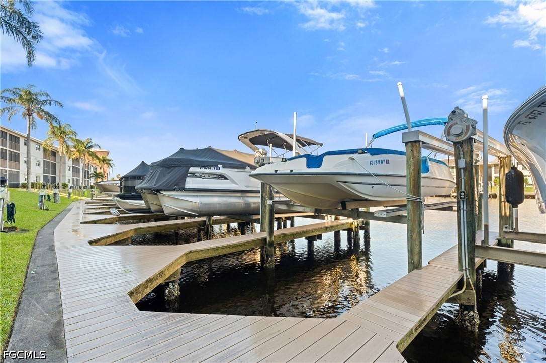 2 Bed Waterfront Home for Sale in Cape Coral, photo 27