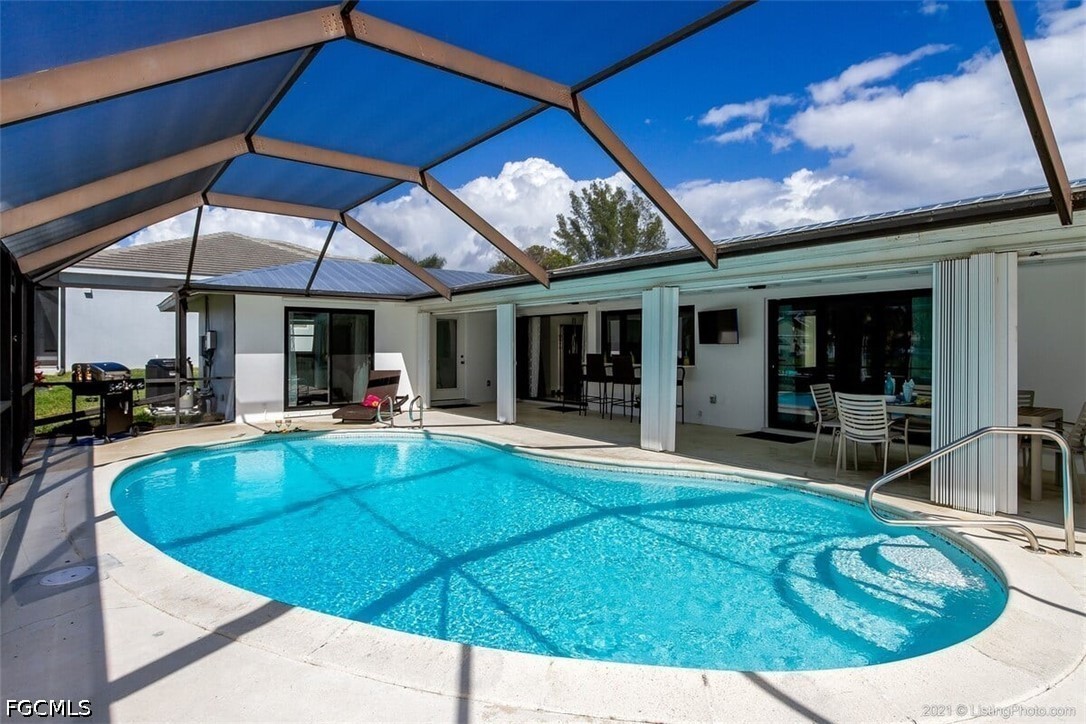 2 Bed Pool Home for Sale in Cape Coral, photo 27