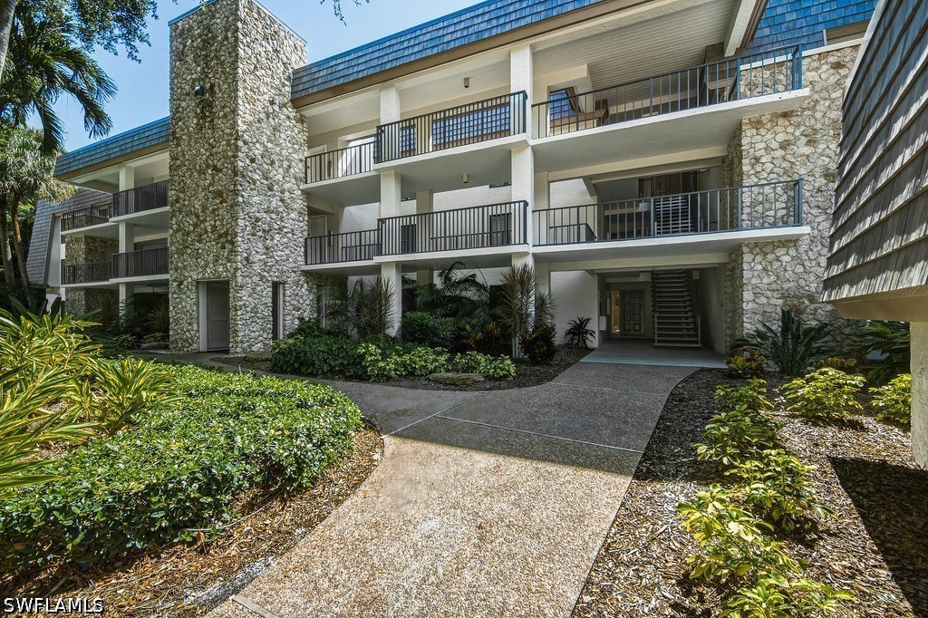 2 Bed Condominium for Sale in Naples, photo 27