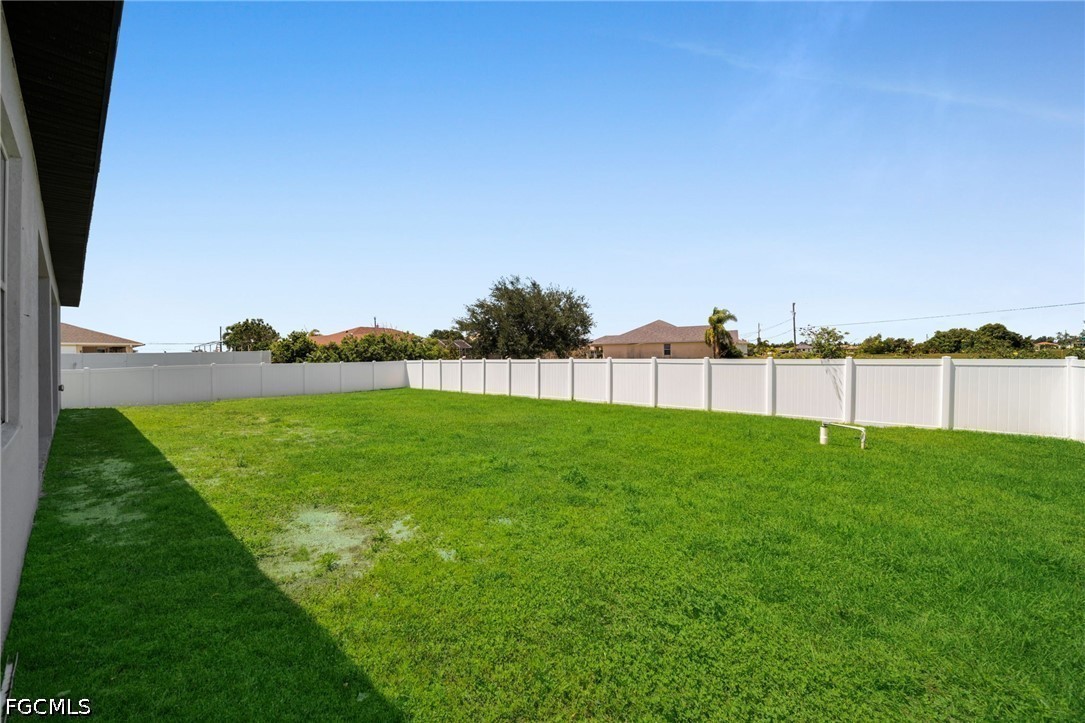 3 Bed SingleFamilyResidence for Sale in Cape Coral, photo 27