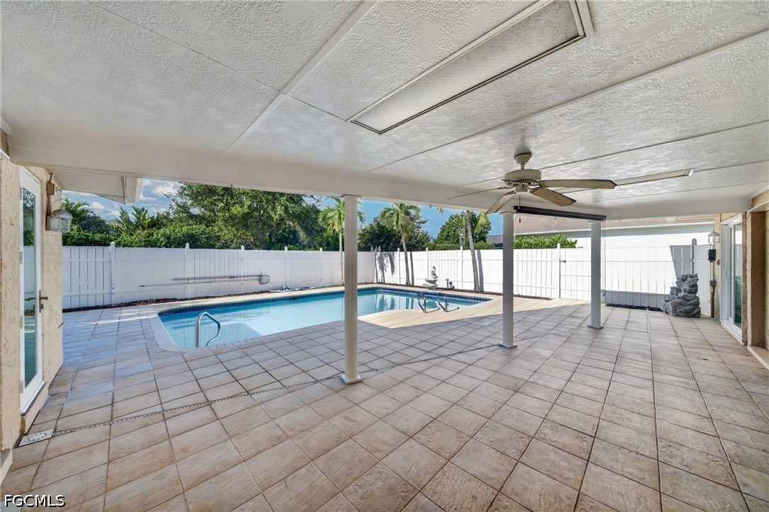 3 Bed Pool Home for Sale in Cape Coral, photo 27