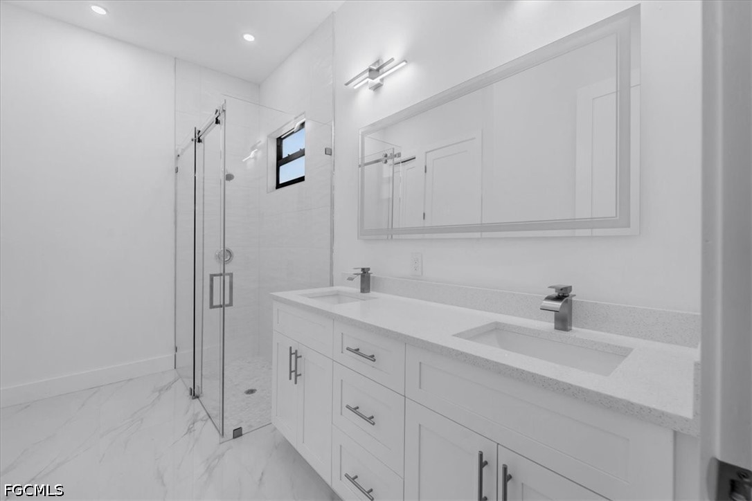 3 Bed SingleFamilyResidence for Sale in Cape Coral, photo 27
