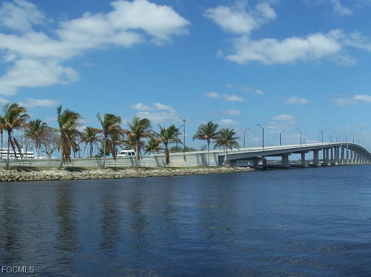 4 Bed SingleFamilyResidence for Sale in Cape Coral, photo 28