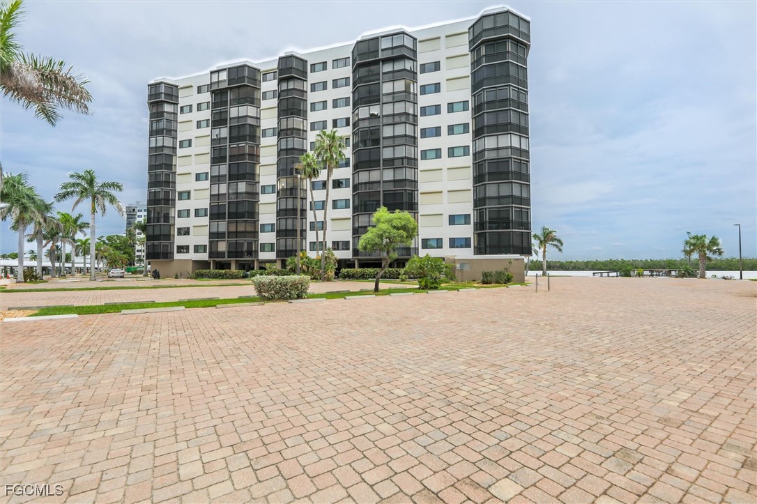 2 Bed Waterfront Home for Sale in Harbour Pointe Condo, photo 28