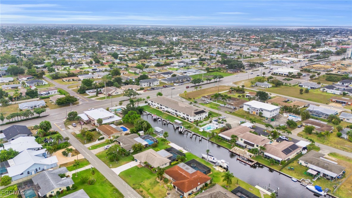 2 Bed Waterfront Home for Sale in Cape Coral, photo 28