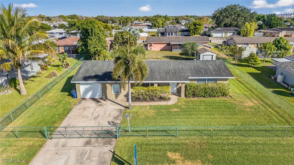 3 Bed SingleFamilyResidence for Sale in Lehigh Acres, photo 28