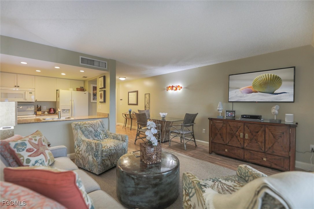 1 Bed Condominium for Sale in Tennis Villas, photo 28
