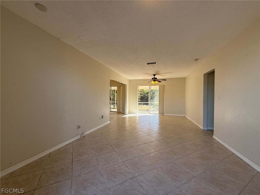 3 Bed SingleFamilyResidence for Sale in Cape Coral, photo 28