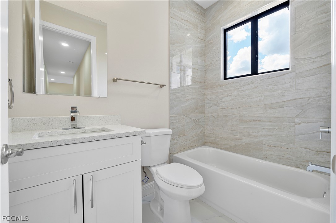 4 Bed SingleFamilyResidence for Sale in Lehigh Acres, photo 28
