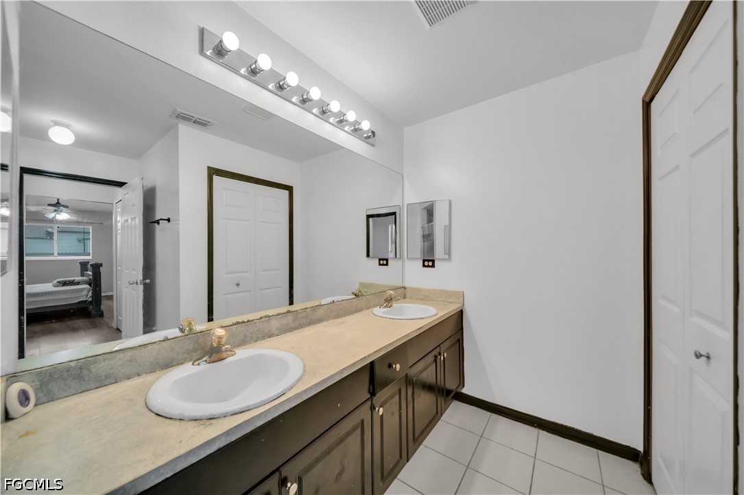 4 Bed SingleFamilyResidence for Sale in Cape Coral, photo 28