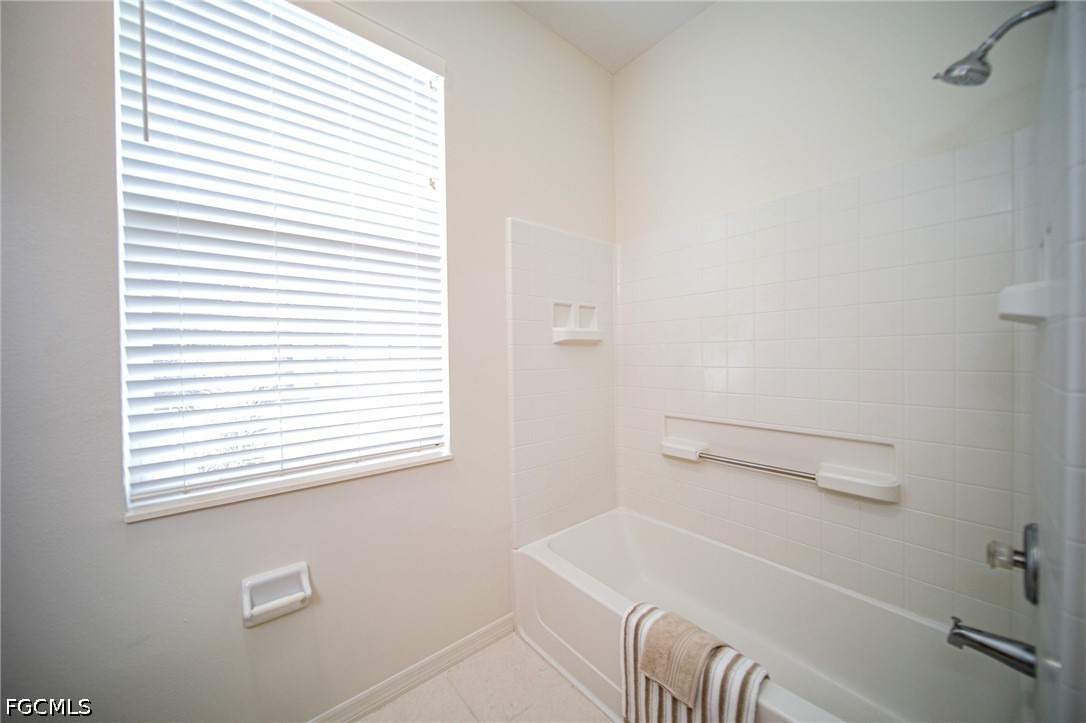 4 Bed SingleFamilyResidence for Sale in Danforth Lakes, photo 28