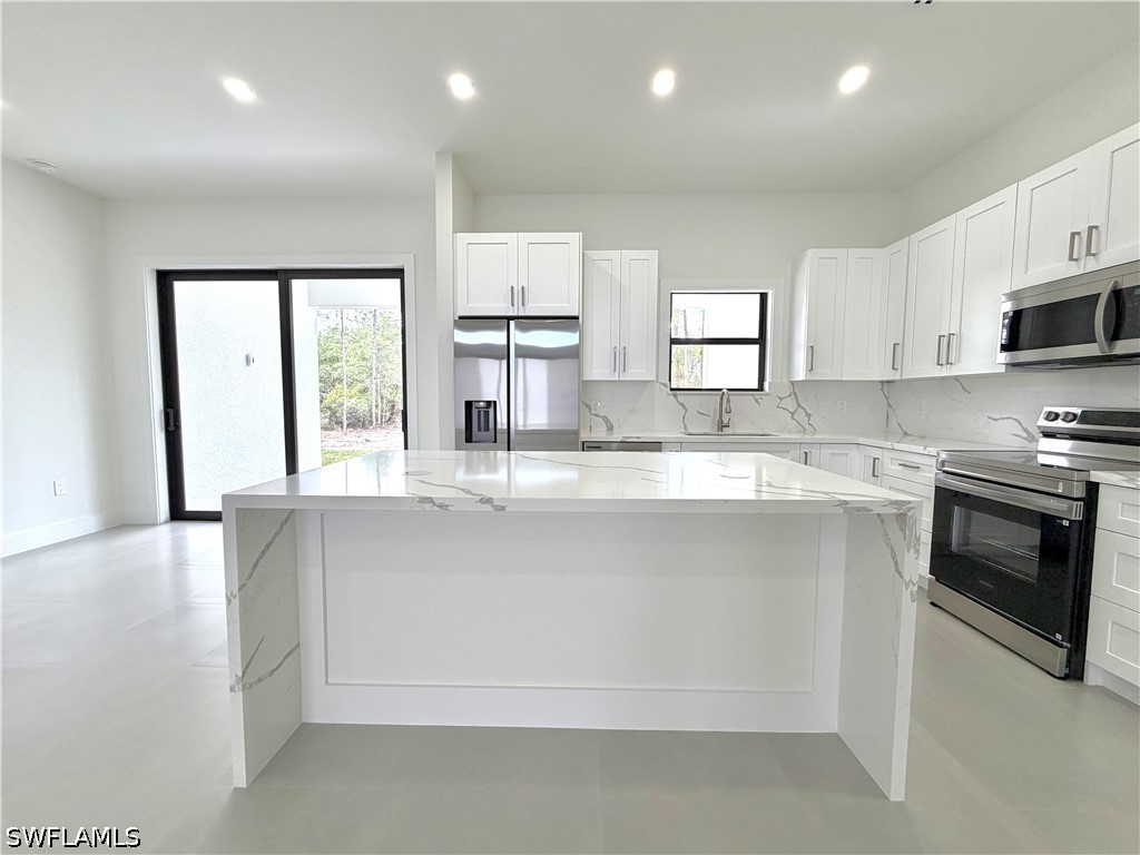 4 Bed SingleFamilyResidence for Sale in Naples, photo 28